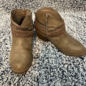 Jelly pop booties size 8 brown